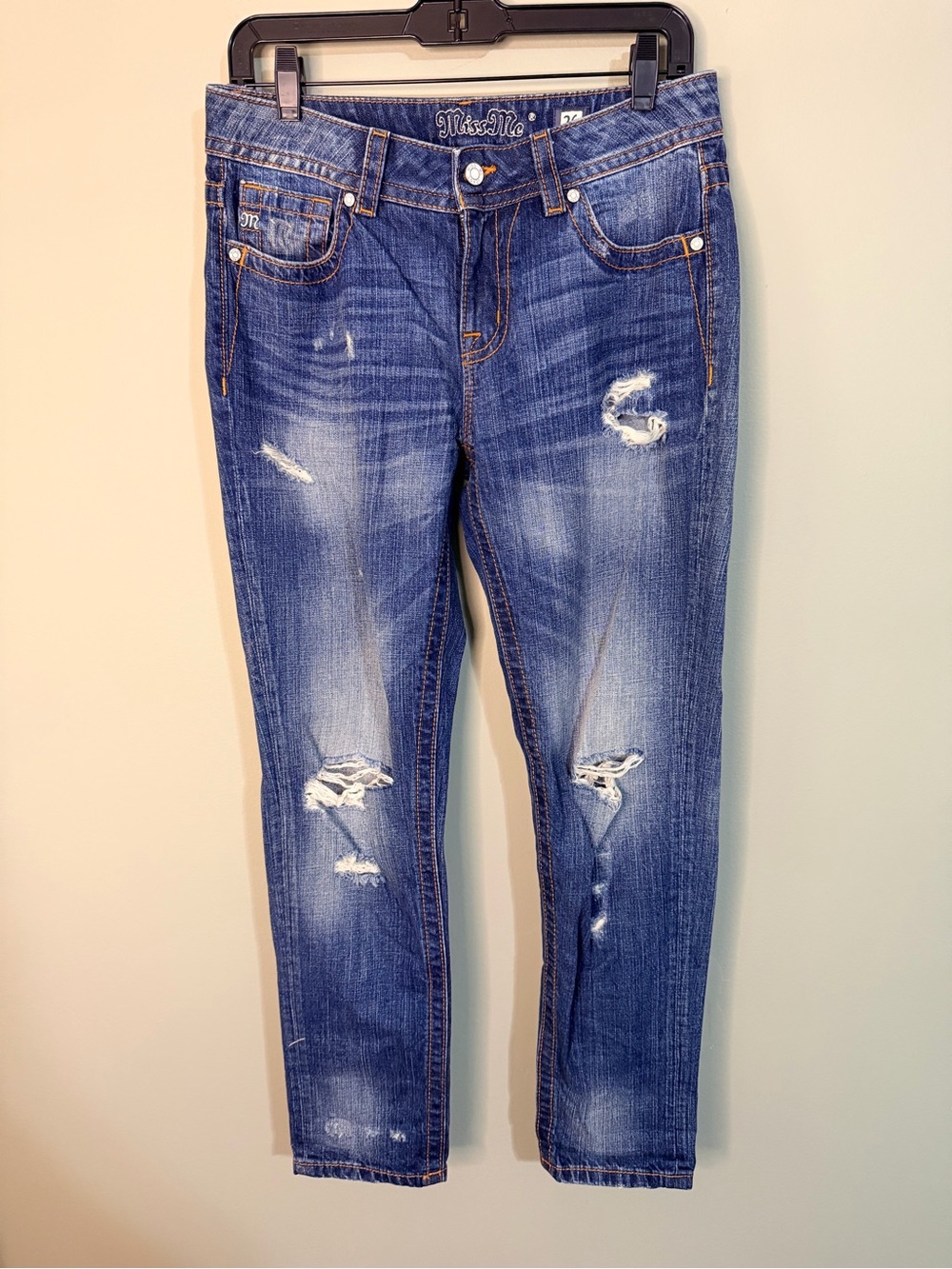 Beautiful Vintage Y2K Miss Me Boyfriend Ankle Distressed Denim Jeans 29” Inseam